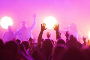 students worshipping
